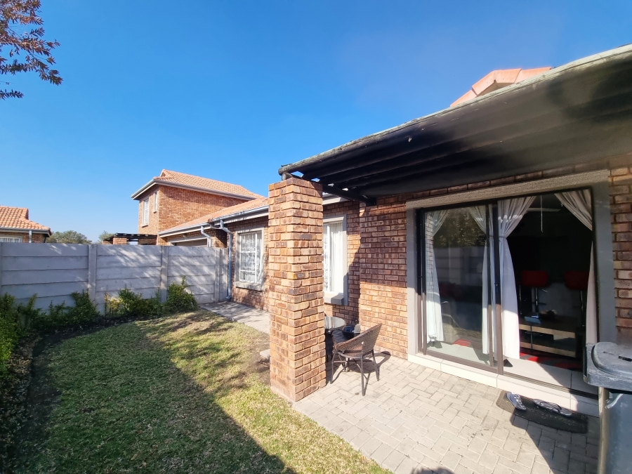 2 Bedroom Property for Sale in Ngwenya River Estate North West